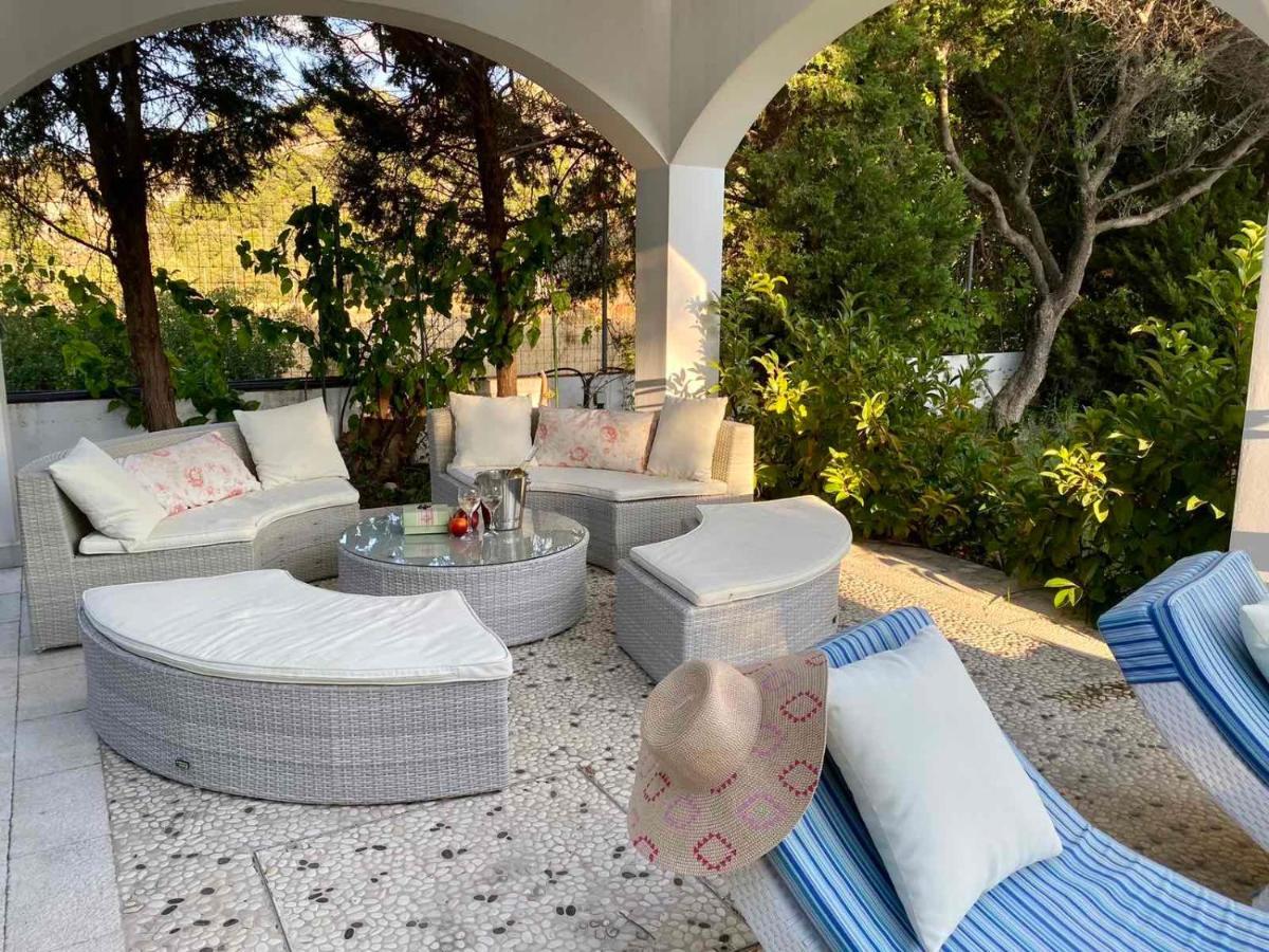 Villa Sofia With Garden, Pool And Lounge Areas *