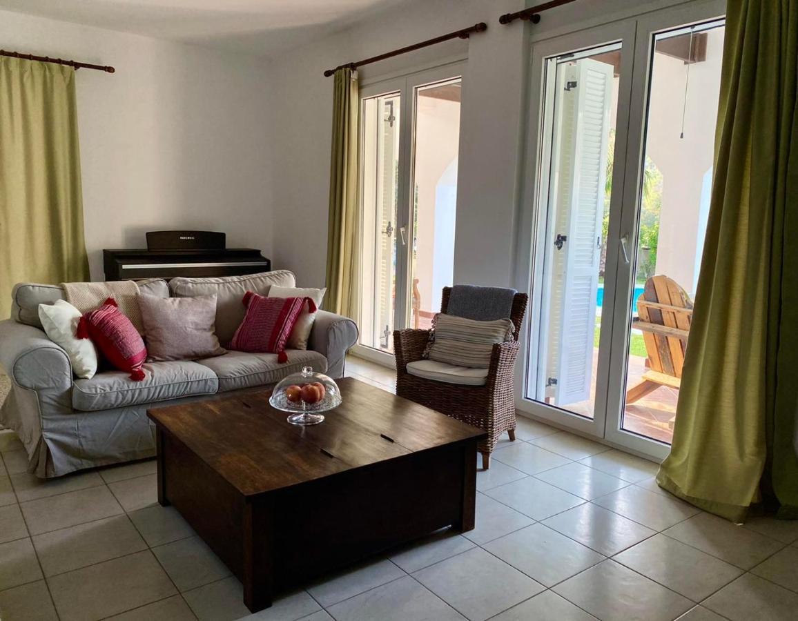 Villa Sofia With Garden, Pool And Lounge Areas